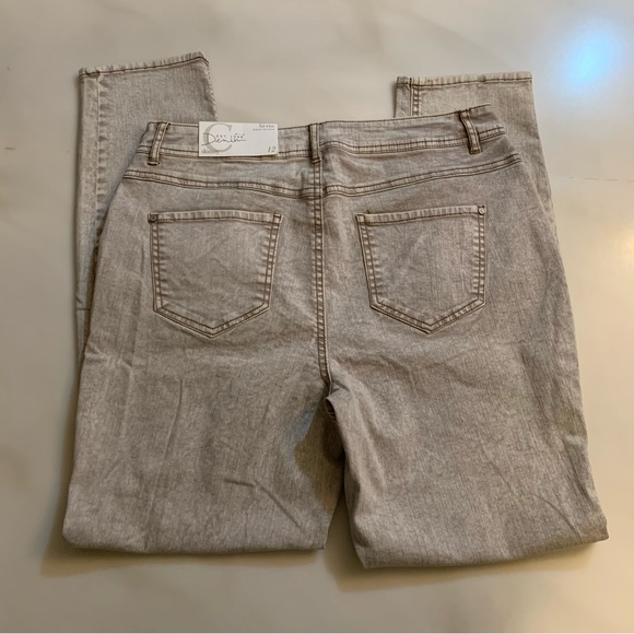 NWT Women’s Light Gray EST. 1948 Denim Hi-Rise Skinny Jeans - Picture 5 of 6